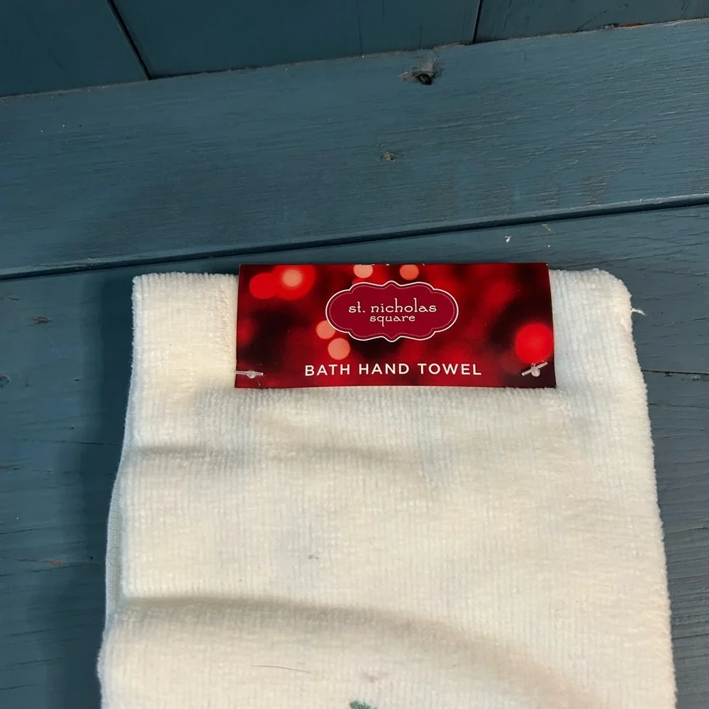 St. Nicholas Square White Bath Hand Towel